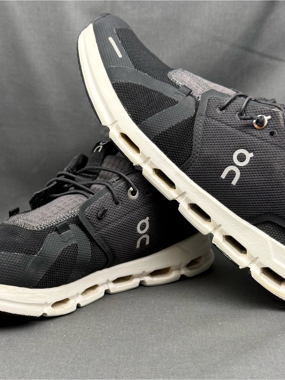 On Running Men's Black and White Cloud-Style Athletic Shoes